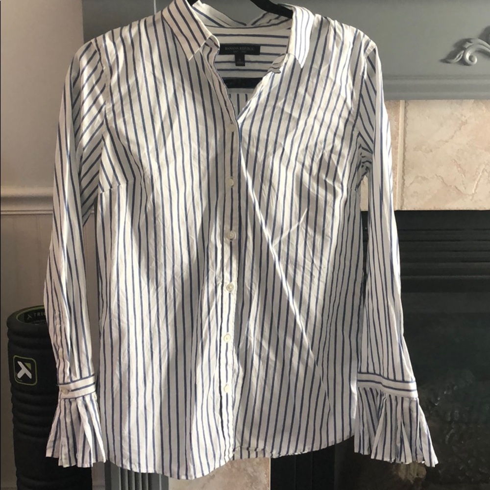 Banana republic size 8 button down blouse